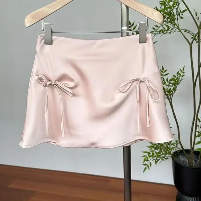Jupe courte à nœud pour femme