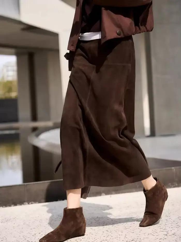 Jupe longue rétro en daim et cuir véritable pour femmes, silhouette droite, dos fendu, couleur brun, or, vert armée, noir, ajustement personnalisé pour toutes les saisons, usage bureau et détente, occasions spéciales et quotidienne