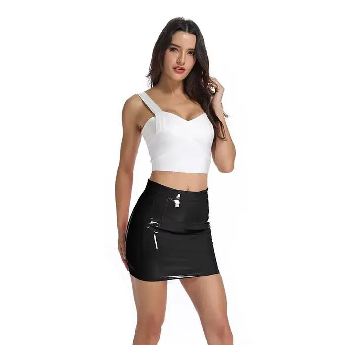 Mini jupe en faux latex pour femme