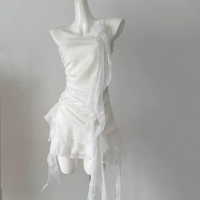 Robe en mousseline de soie blanche chic à plusieurs niveaux pour femmes