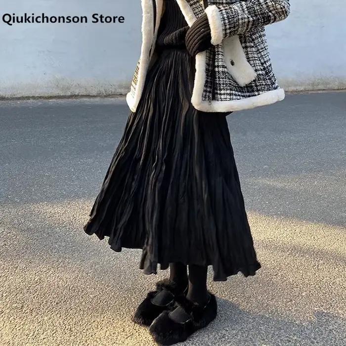 Jupe plissée noire déformée pour femme