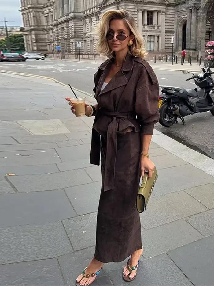 Costume deux pièces en daim pour femmes