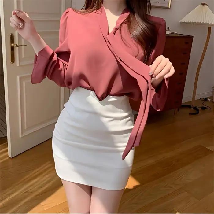 Fente jupes courtes pour femme mince blanc noir bureau dames taille haute paquet hanches femmes Mini jupe décontracté été 2025 vêtements