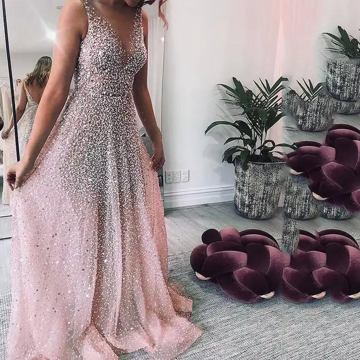 Robe longue à paillettes brillantes