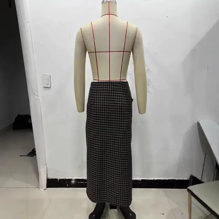 Jupe midi plissée élégante à carreaux