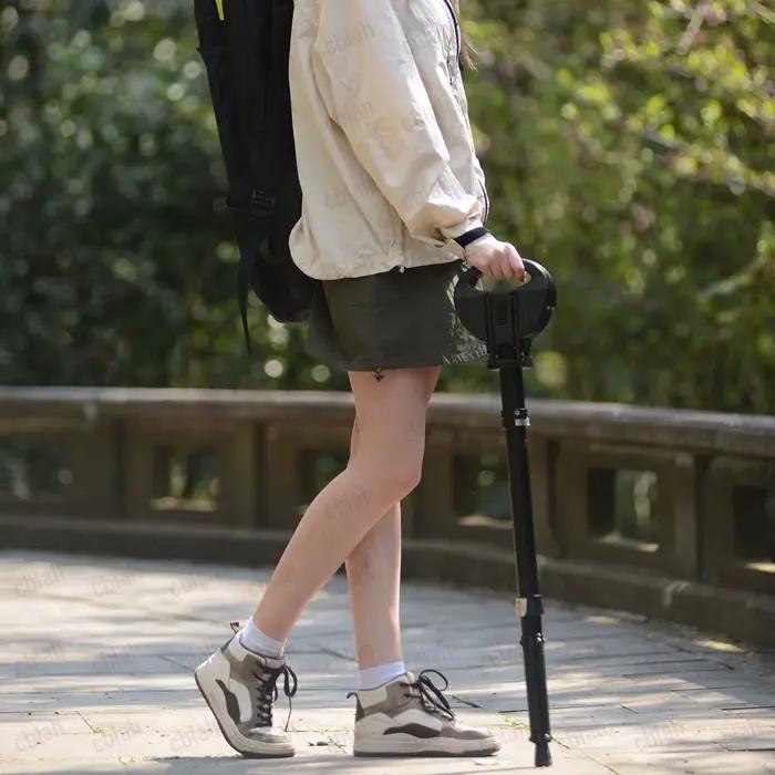 2025 nouvelle chaise de bâton de marche en aluminium, bâton de Trekking 3 en 1 breveté de 440LBS avec siège, personnel de randonnée antidérapant pour l'extérieur