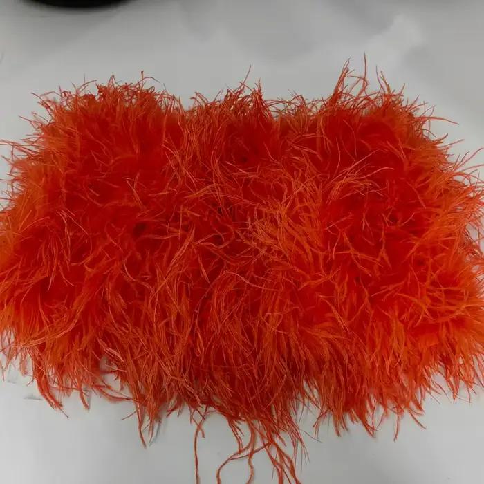 Mini jupe en plumes réelles