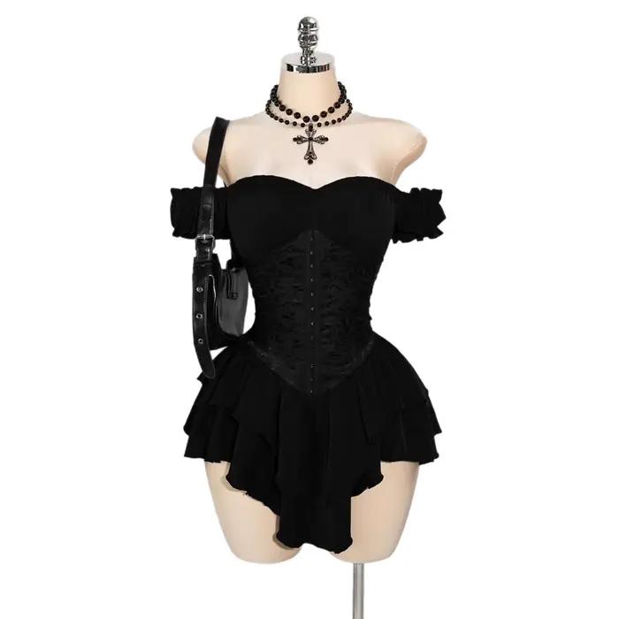Mini-robe trapèze brodée patchwork plissée en dentelle