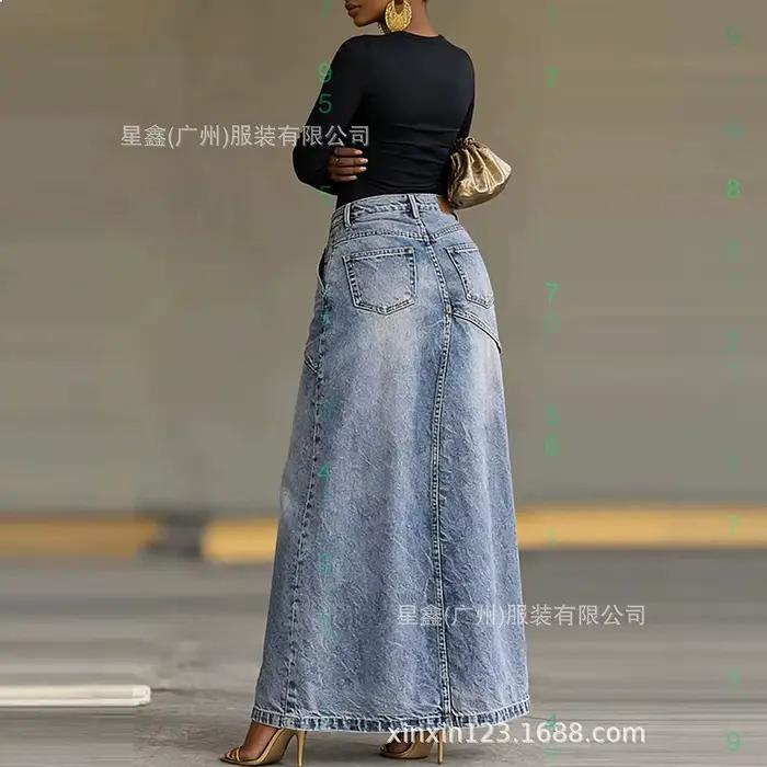Jupe en jean taille haute à fente irrégulière