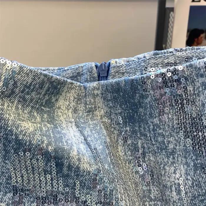 Jupe en jean à paillettes bleues