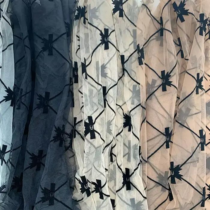 Lolita – tissu en dentelle avec nœud noir