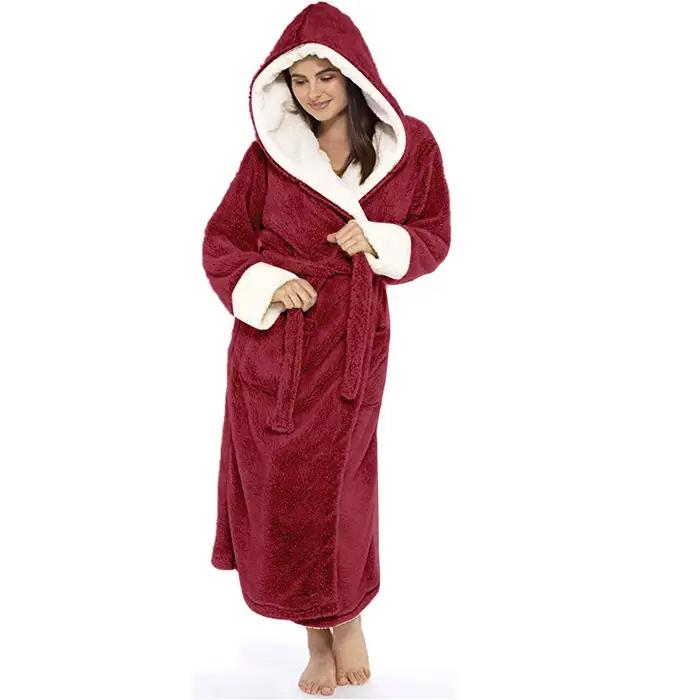 Chemise de nuit en peluche pour femme, optique d'hiver, chaud, sourire, long peignoir, pyjama à capuche, grande taille, 5XL