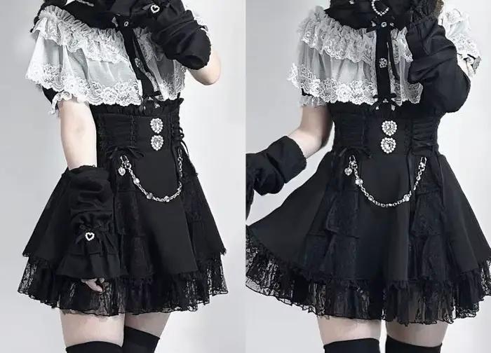 Ensemble jupe courte et chemise à manches longues ou courtes avec cape en dentelle, coupe ajustée