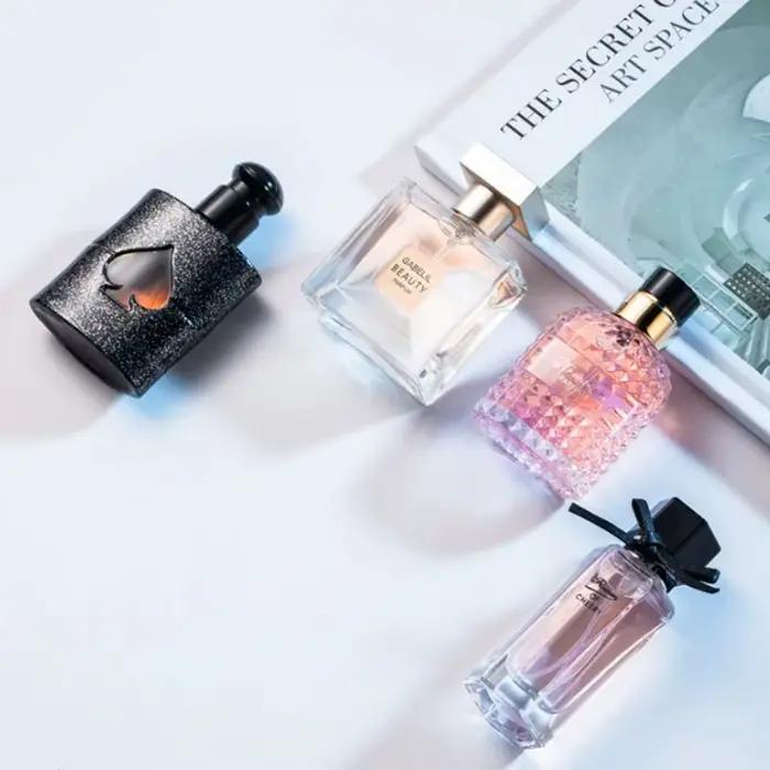Coffret cadeau de parfum pour femme de 4 parfums floraux Woody longue durée 105 ml Collection de parfums captivants élégants Cadeau parfait