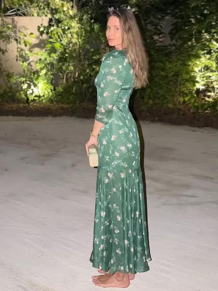 Robe midi blanche brodée florale à épaules dénudées, col à volants avec boutons roses, robes d'été 2026, Vestidos 2026