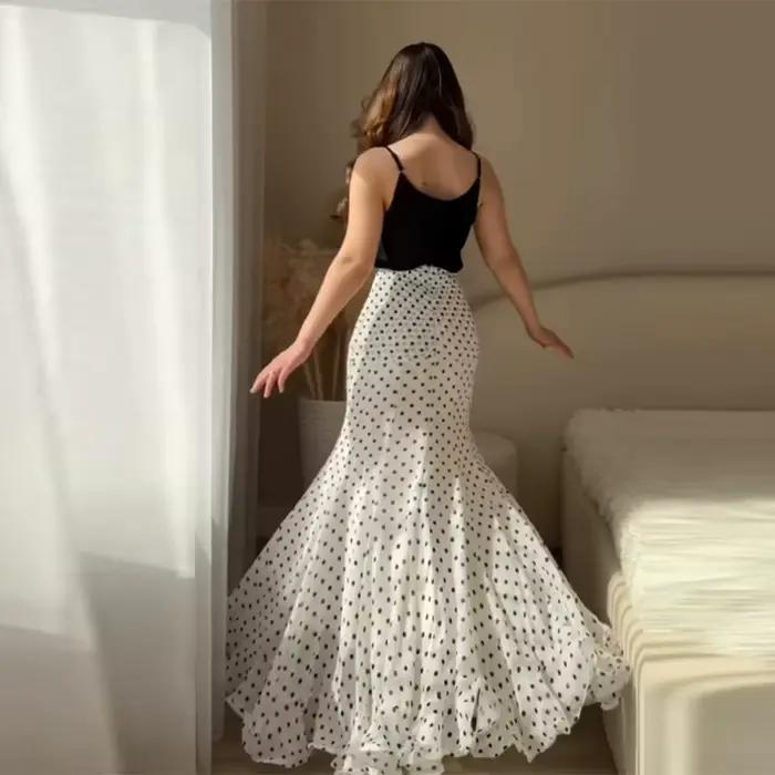 Jupe longue élégante à pois en mousseline, silhouette sirène, coupe taille haute, ourlet fluide à volants, idéale pour les femmes et les occasions formelles printemps été