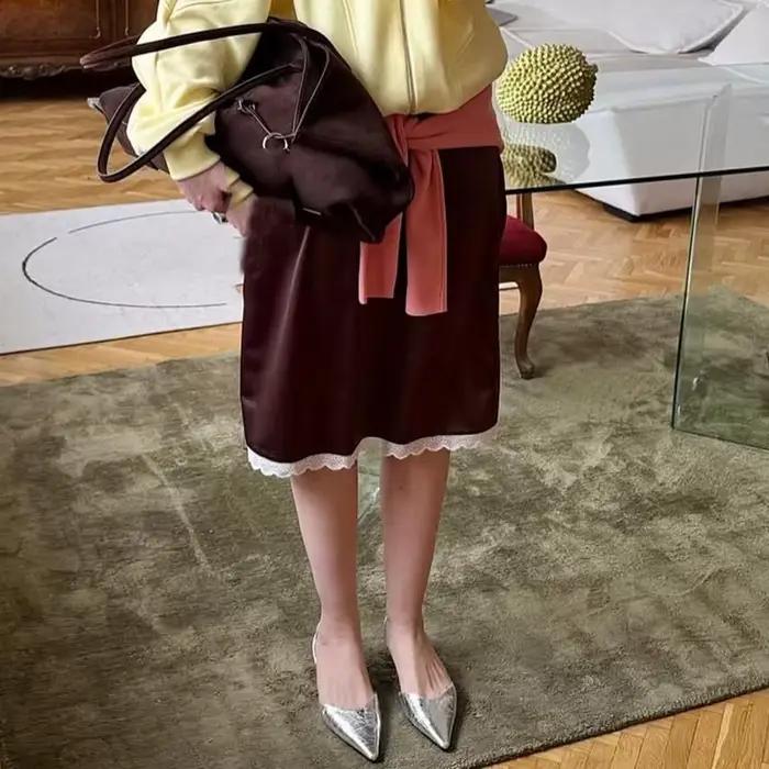 Jupe droite taille basse élégante et chic en satin de soie garniture en dentelle pour femmes occassions spéciales et streetwear