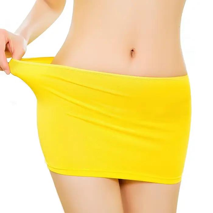 Mini-jupe jaune ultra-courte sexy pour femmes, silhouette crayon, design audacieux, idéal pour les soirées dansantes et les événements mondains