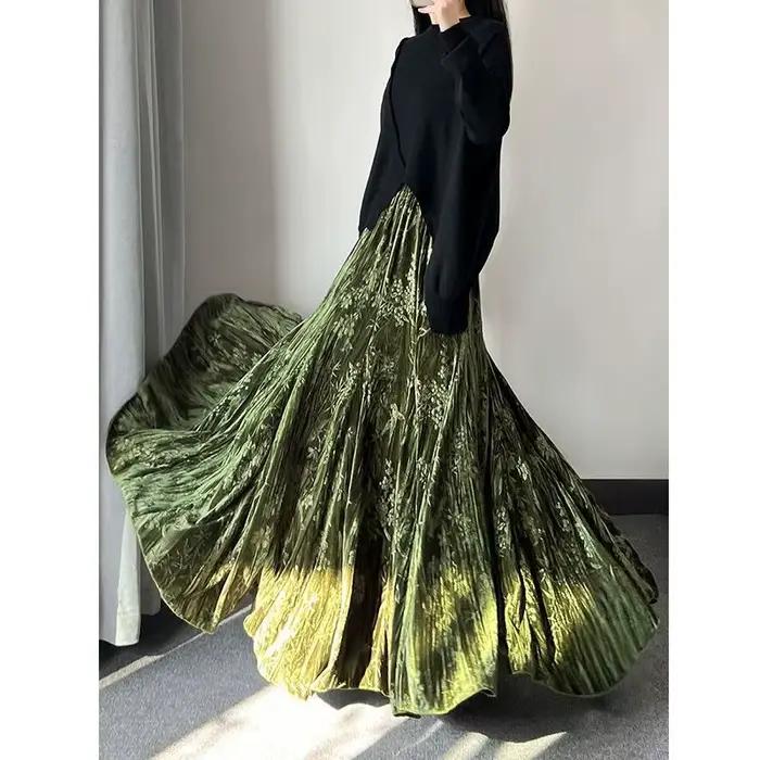 Jupe mi-longue en velours vert style rétro imprimé floral grande balançoire coupe ample automne hiver femme occassions spéciales