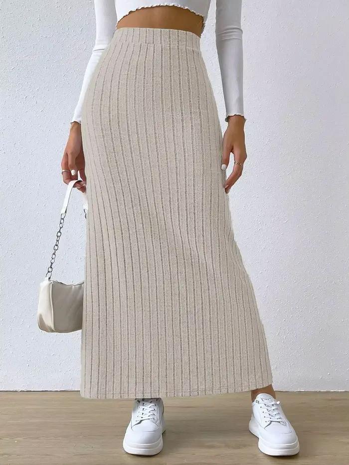 Nouvelle collection Printemps/Été 2026 : Mini-jupe en tricot ajustée
