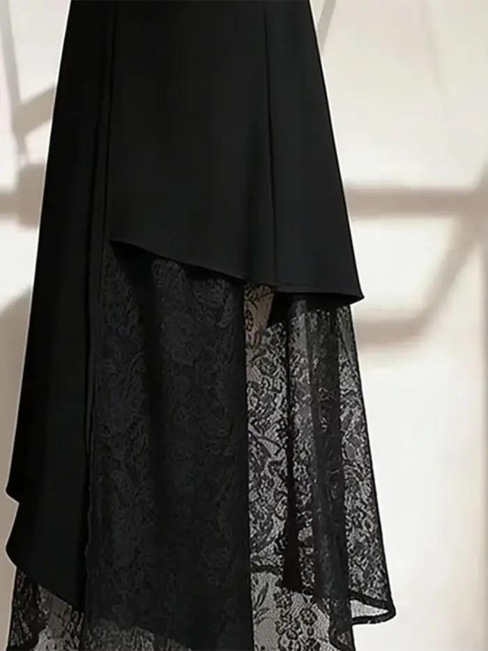 Jupe longue trapèze noire asymétrique à taille haute avec dentelle