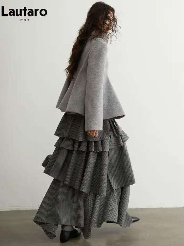 Jupe longue asymétrique à volants rayée grise Lautaro Printemps Automne pour femme – Élégante