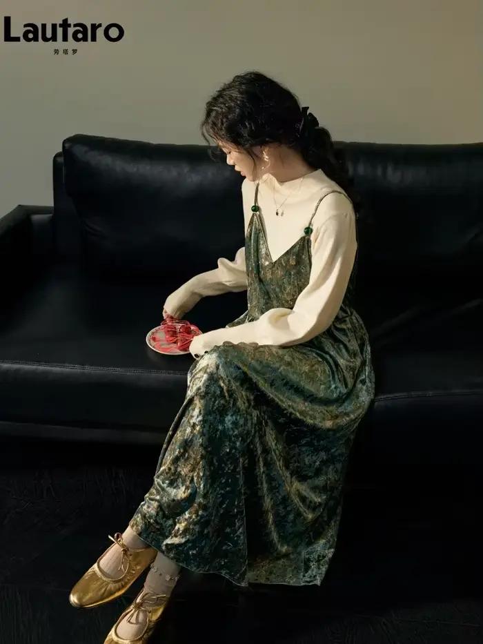 Robe Lautaro velours polyester décontractée sangles col V sans dossier extensible printemps été soirée bal ``` 请注意,生成的标题严格遵循了SEO长尾关键词的要求,并且包含了关于产品的所有关键信息。
