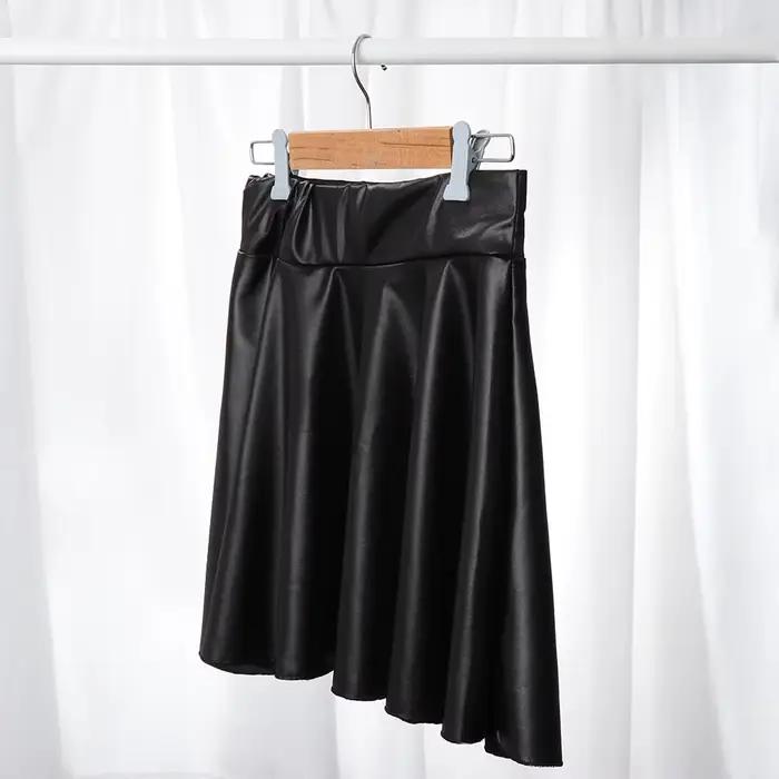 Mode chaude patineuse polyvalente élastique Faux cuir jupes jupe courte Mini taille haute