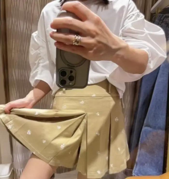 Jupe plissée élégante brodée style japonais pour femme