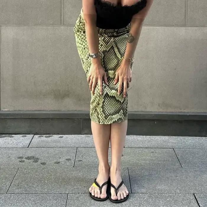 Jupe mi-longue à imprimé Serpentine pour femmes