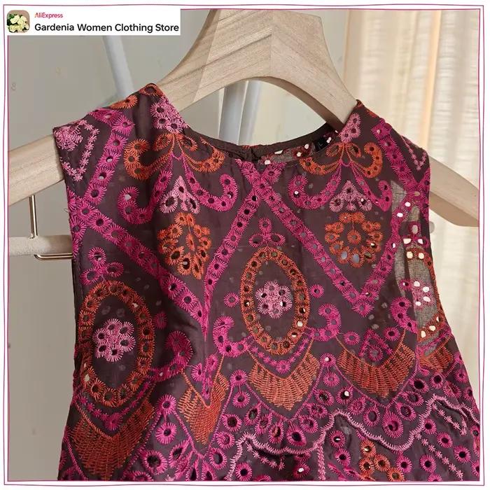 Ensembles élégants pour femmes : haut brodé à col rond sans manches et jupe midi évasée assortie
