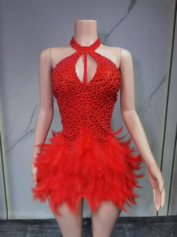 Robe de danse latine sexy à col halter et jupe plissée