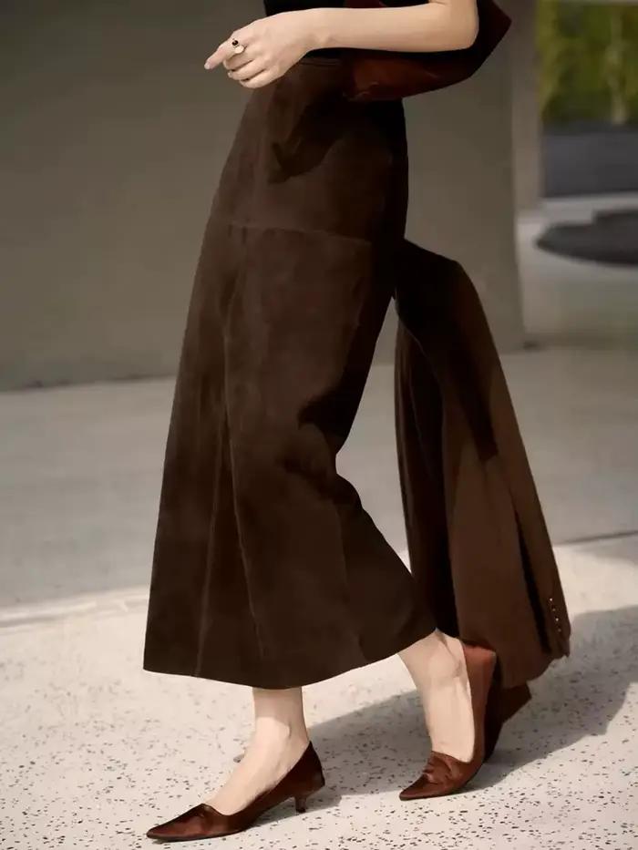 Jupe longue rétro en daim et cuir véritable pour femmes, silhouette droite, dos fendu, couleur brun, or, vert armée, noir, ajustement personnalisé pour toutes les saisons, usage bureau et détente, occasions spéciales et quotidienne