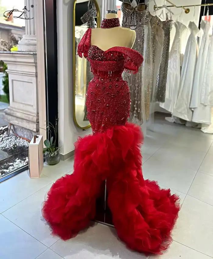 Robe de haute couture rouge irrégulière, robe de créateur brodée de perles, robe en tulle fendue, robe de bal, robe pour occasion de mariage