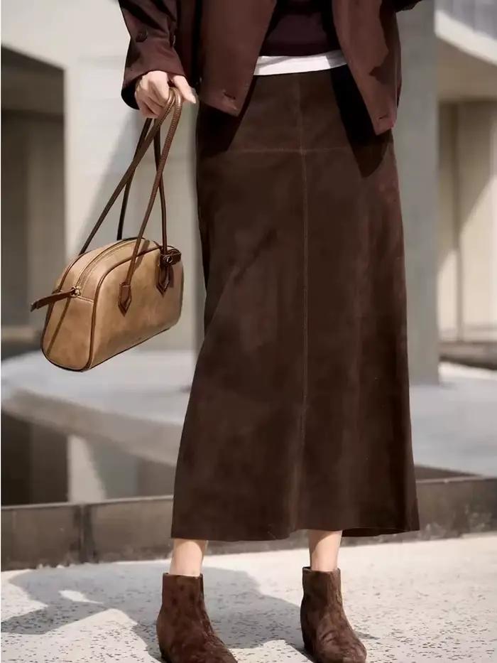 Jupe longue rétro en daim et cuir véritable pour femmes, silhouette droite, dos fendu, couleur brun, or, vert armée, noir, ajustement personnalisé pour toutes les saisons, usage bureau et détente, occasions spéciales et quotidienne