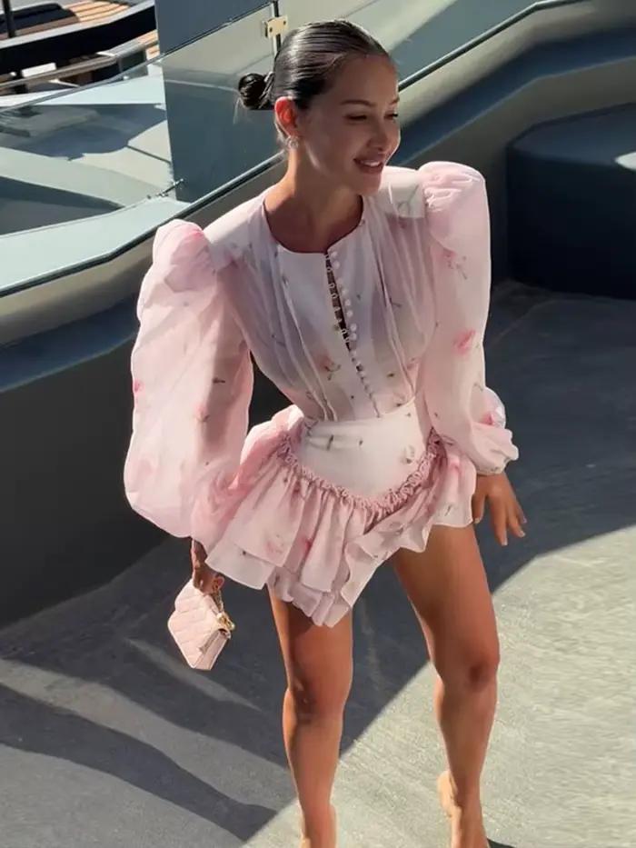 Jupe mini fluide à volants superposés pour femme