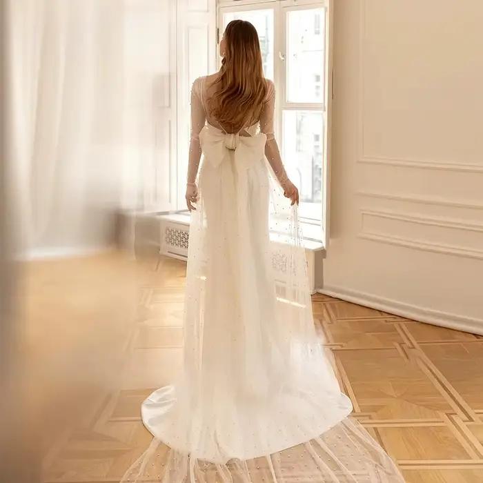 Robe de mariée sirène élégante et ajustée en satin luxueux à col carré personnalisé