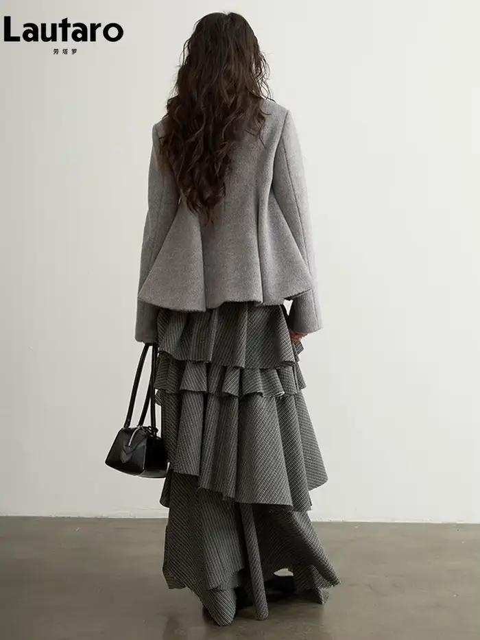 Jupe longue asymétrique à volants rayée grise Lautaro Printemps Automne pour femme – Élégante