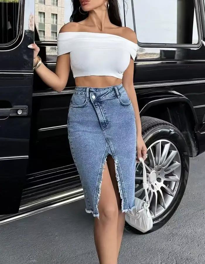 Jupe en jean taille haute avec fente latérale et ourlet brut