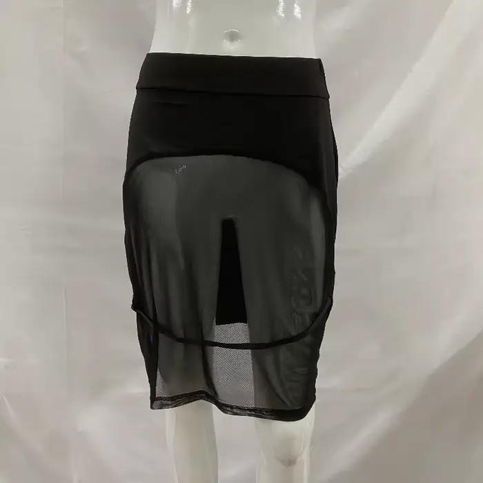 Jupe moulante noire sexy avec fesses apparentes