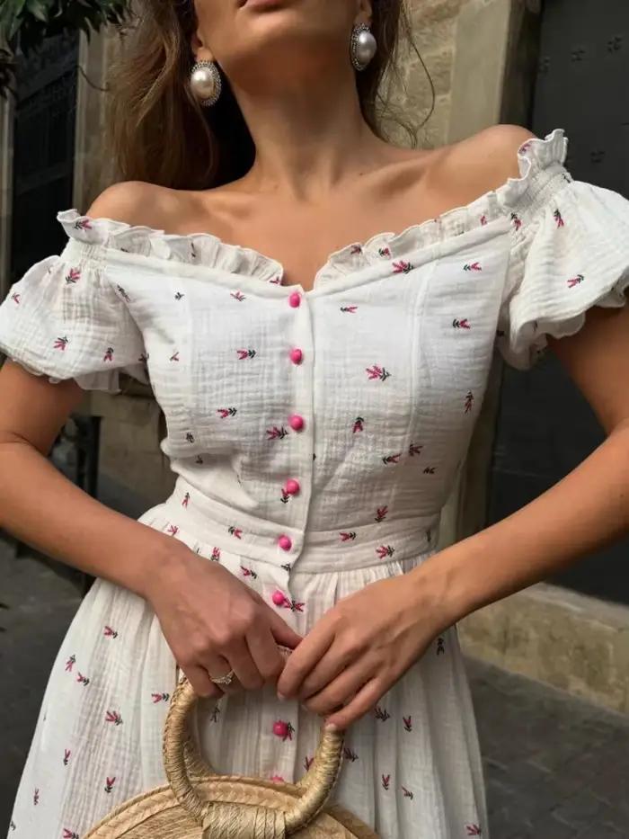Robe midi blanche brodée florale à épaules dénudées, col à volants avec boutons roses, robes d'été 2026, Vestidos 2026