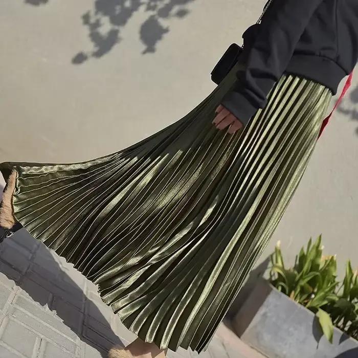 Jupe plissée classique en velours doré