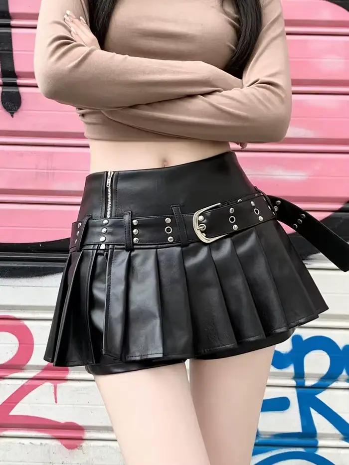 Jupe trapèze gothique noire en cuir plissé pour femmes