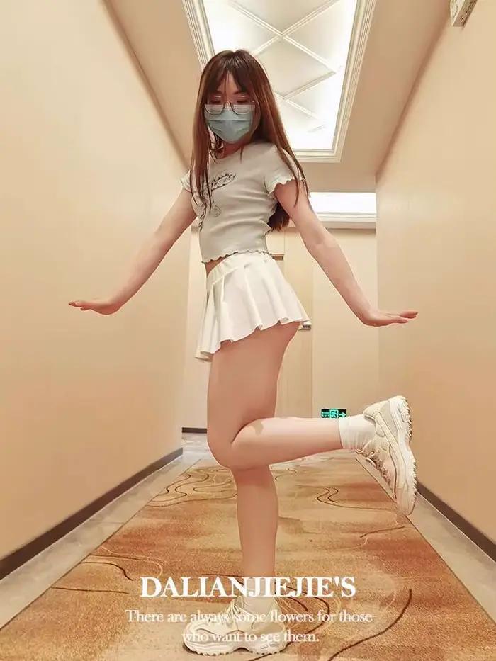 Jupe plissée Ultra courte sexy en coton et élasthanne pour femmes, mini jupe ajustée, style club, ajustement empire, volants élégants, coupe régulière, idéale pour sorties et soirées