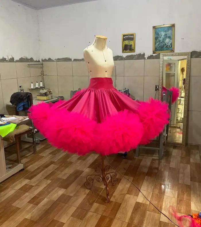 Jupe en Satin Fuchsia longueur genou pour femmes