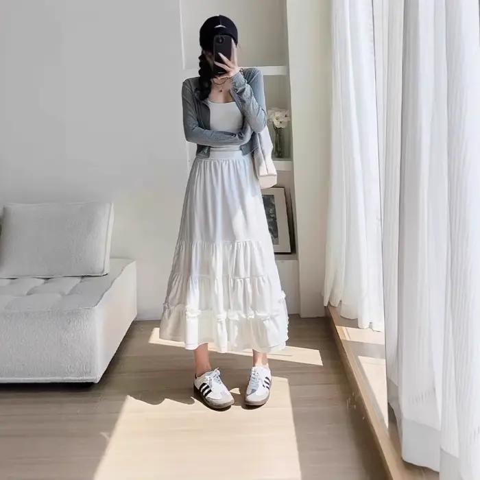 Jupe mini blanche taille haute coupe trapèze pour femme