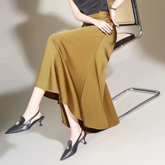 Jupe longue enveloppée de hanche en satin pour femme